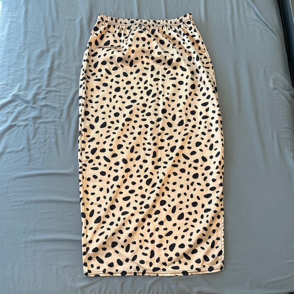 Pretty Little Thing Skirt - Picture 2 of 2